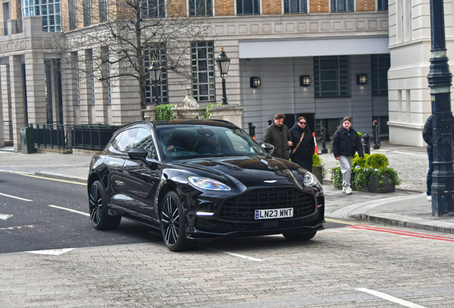 Aston Martin DBX707