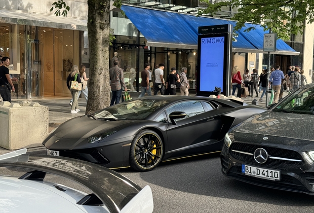 Lamborghini Aventador S LP740-4