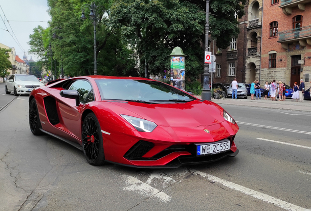 Lamborghini Aventador S LP740-4