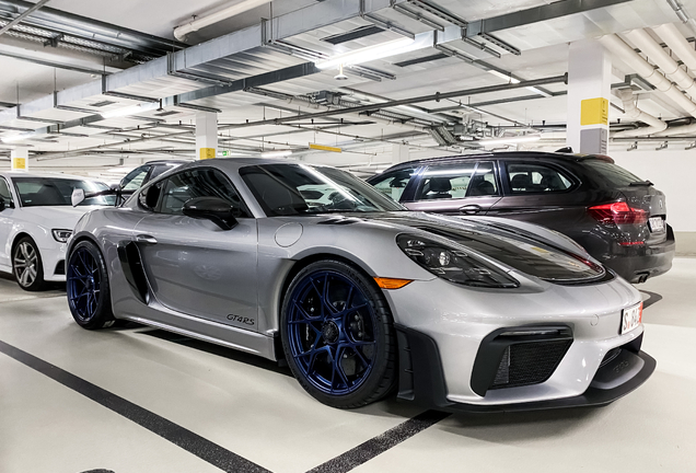 Porsche 718 Cayman GT4 RS Weissach Package