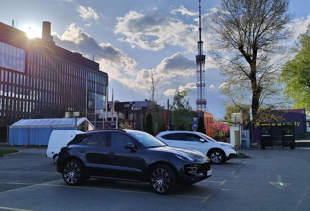 Porsche 95B Macan Turbo