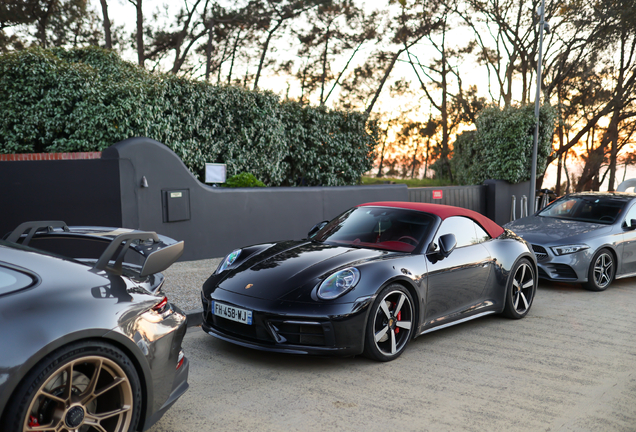 Porsche 992 Carrera 4S Cabriolet