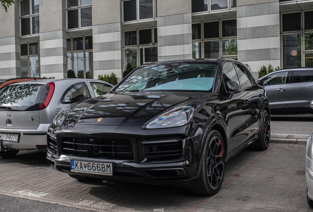 Porsche 9YA Cayenne GTS