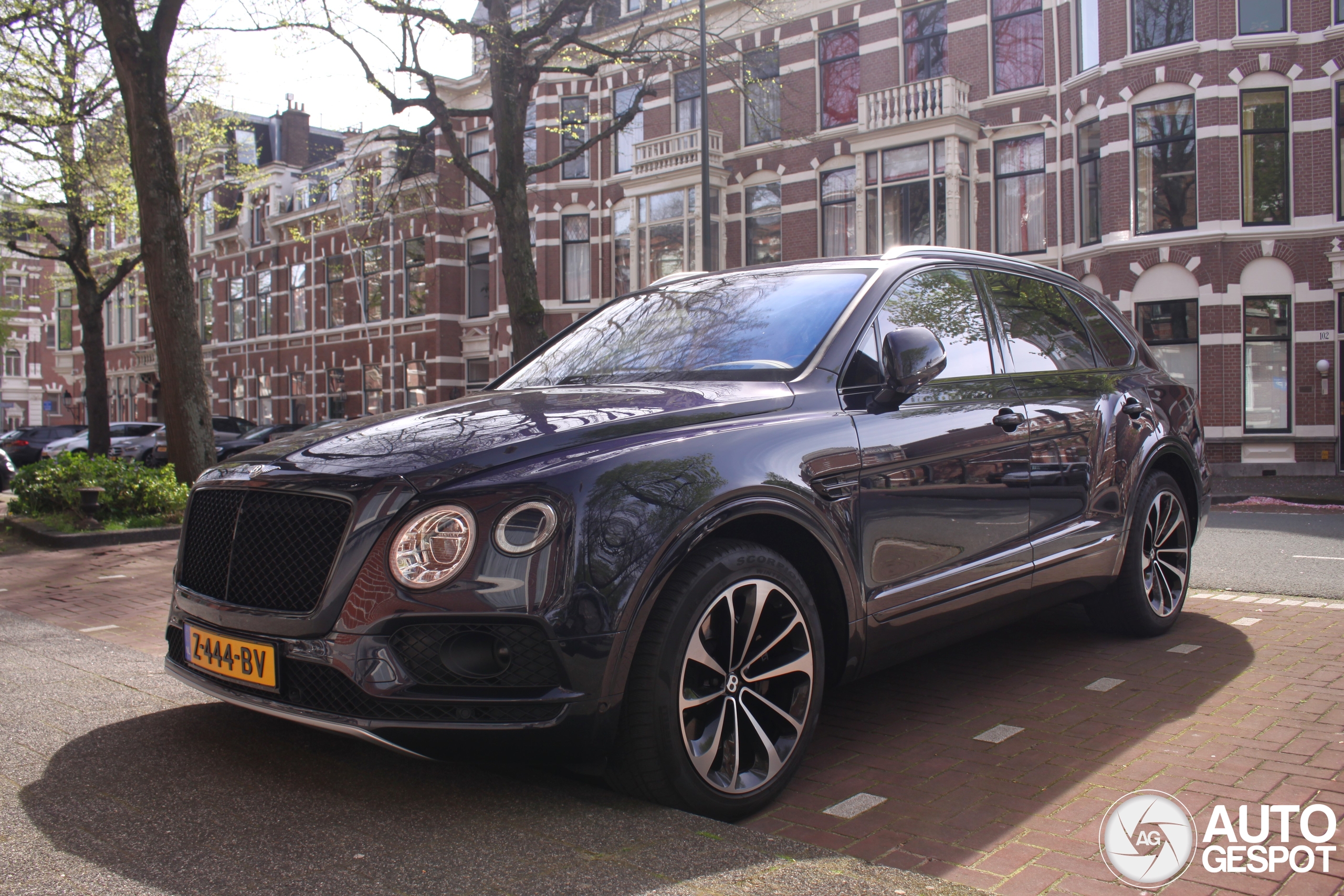 Bentley Bentayga V8