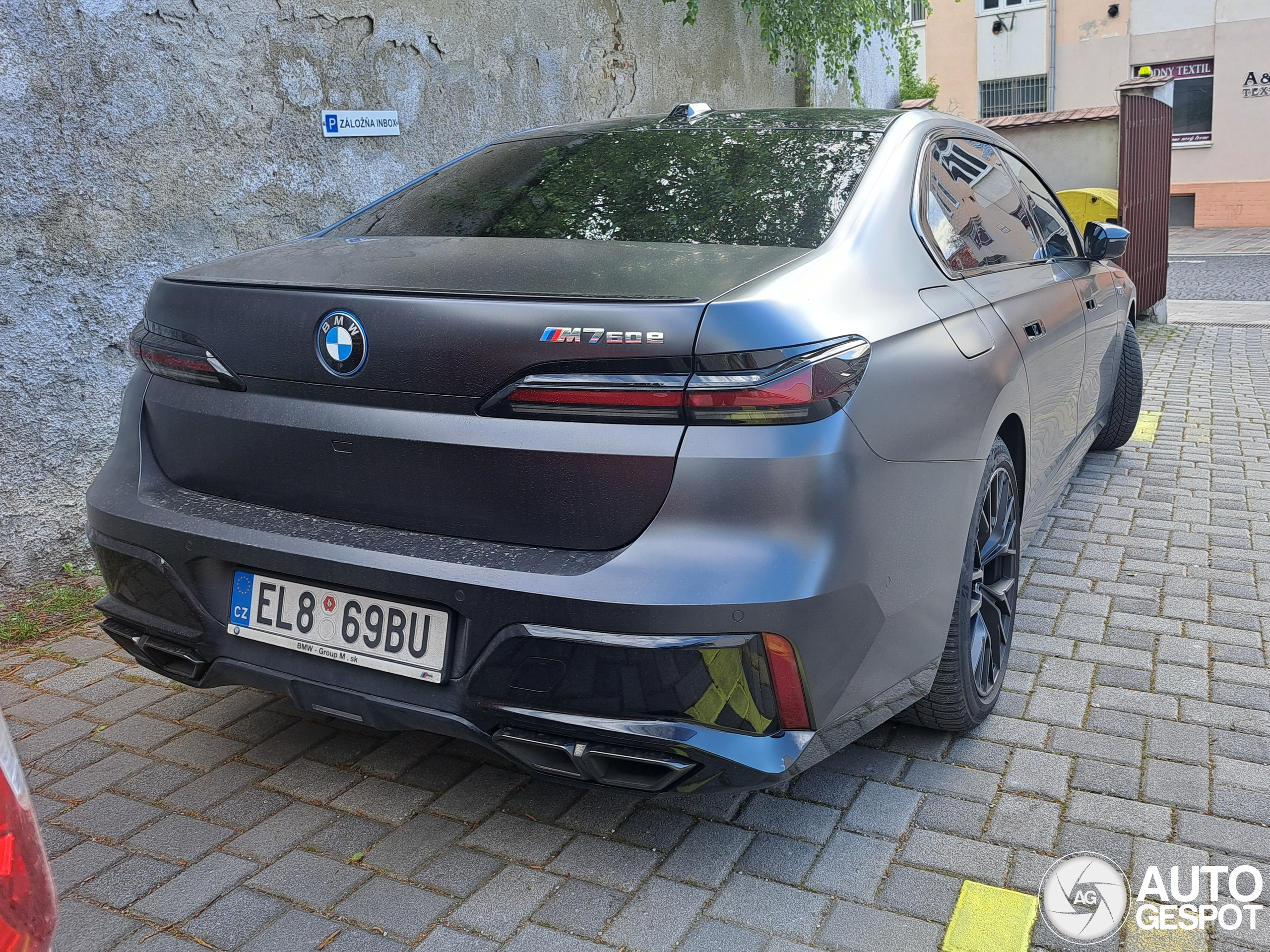 BMW M760e xDrive