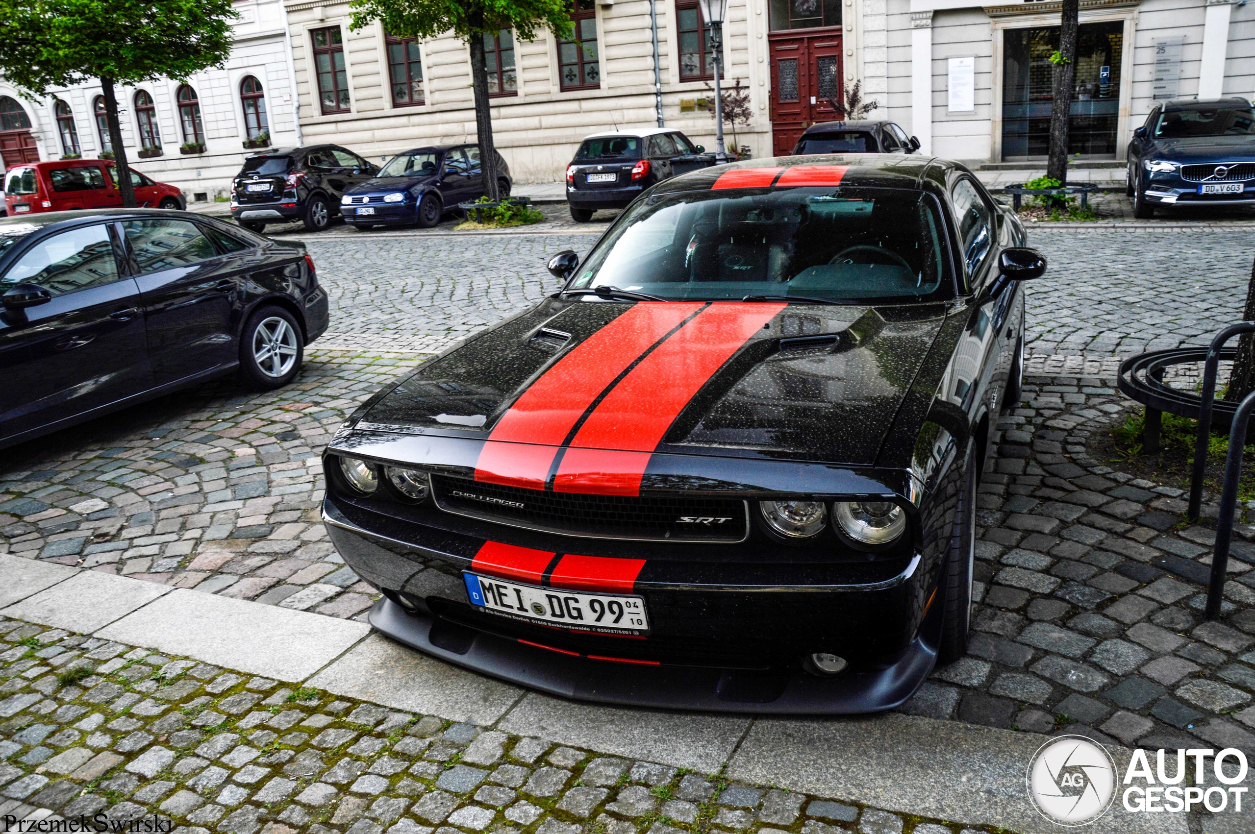 Dodge Challenger SRT-8