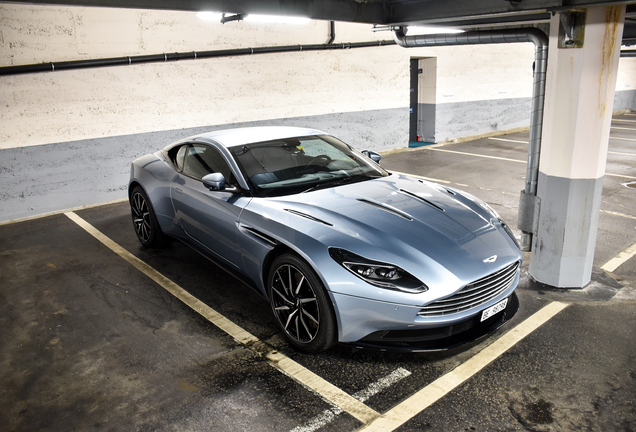 Aston Martin DB11