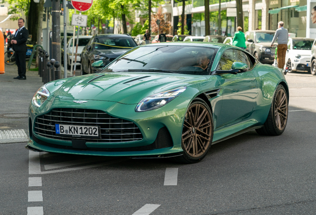 Aston Martin DB12