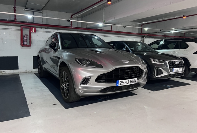 Aston Martin DBX