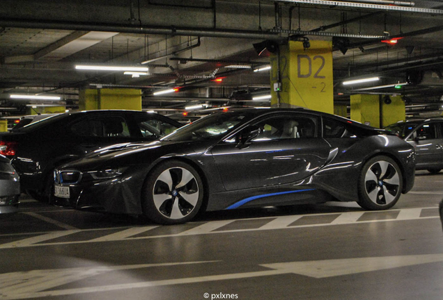 BMW i8