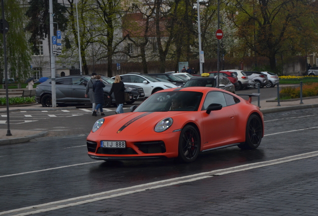 Porsche 992 Carrera GTS