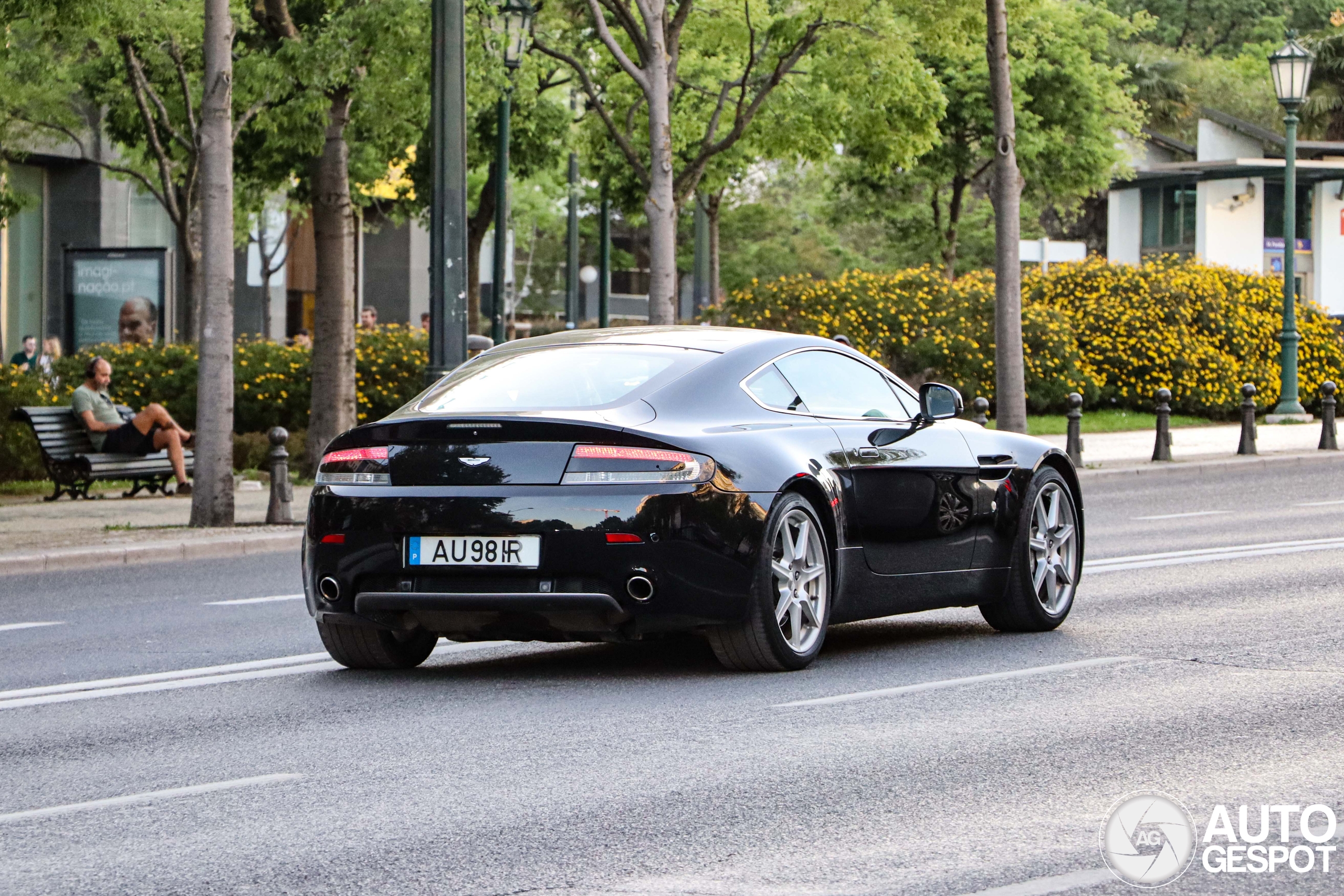 Aston Martin V8 Vantage