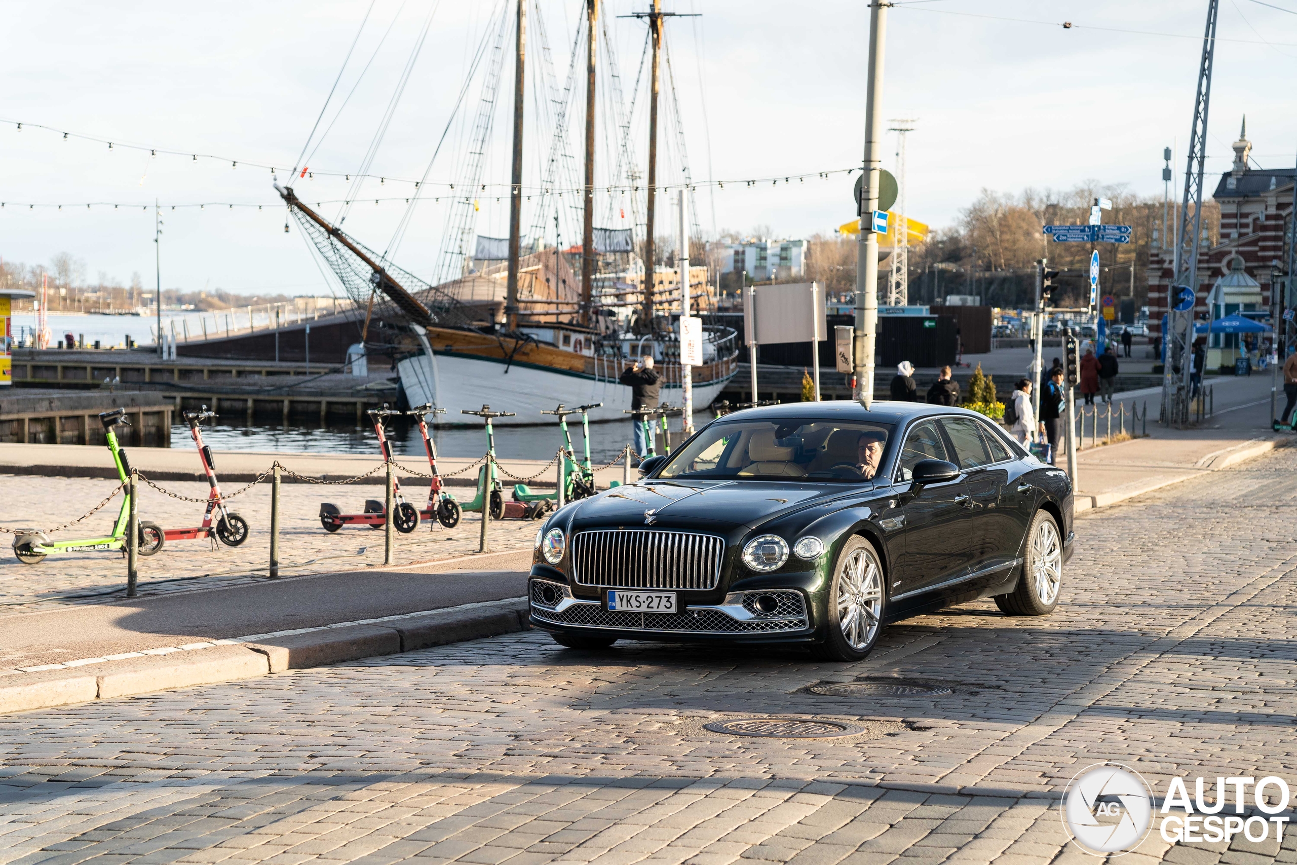 Bentley Flying Spur Hybrid