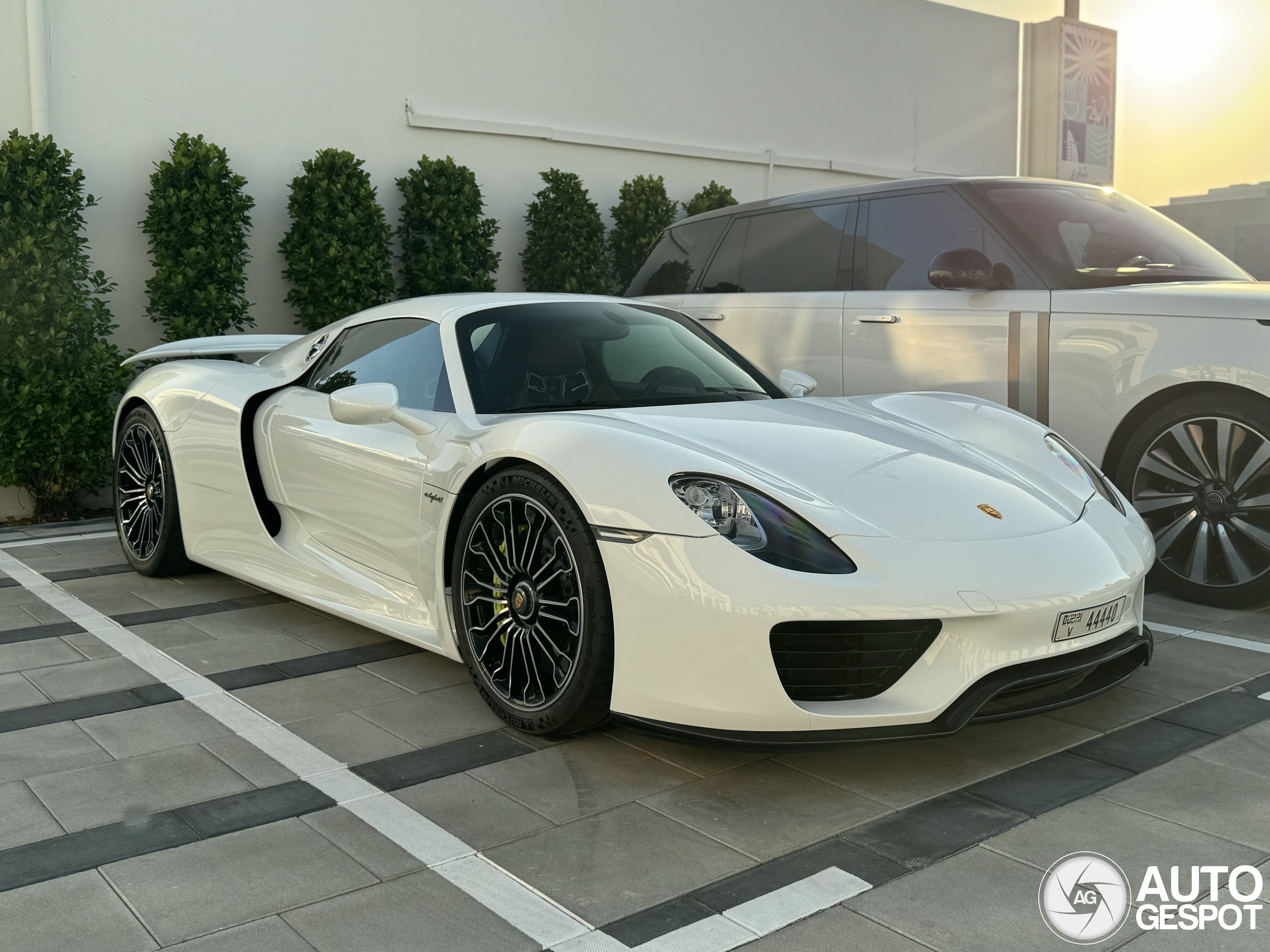 Porsche 918 Spyder Weissach Package