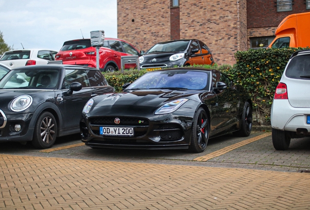 Jaguar F-TYPE R Coupé 2017