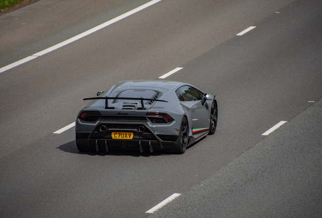 Lamborghini Huracán LP640-4 Performante