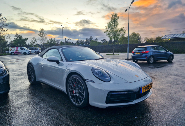 Porsche 992 Carrera 4S Cabriolet