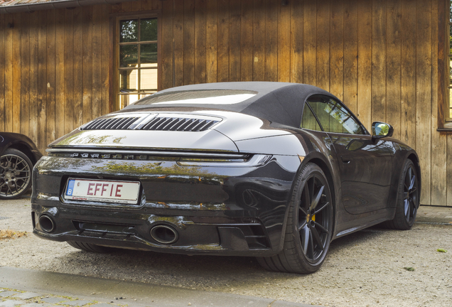 Porsche 992 Carrera 4S Cabriolet