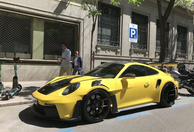 Porsche 992 GT3 RS Weissach Package