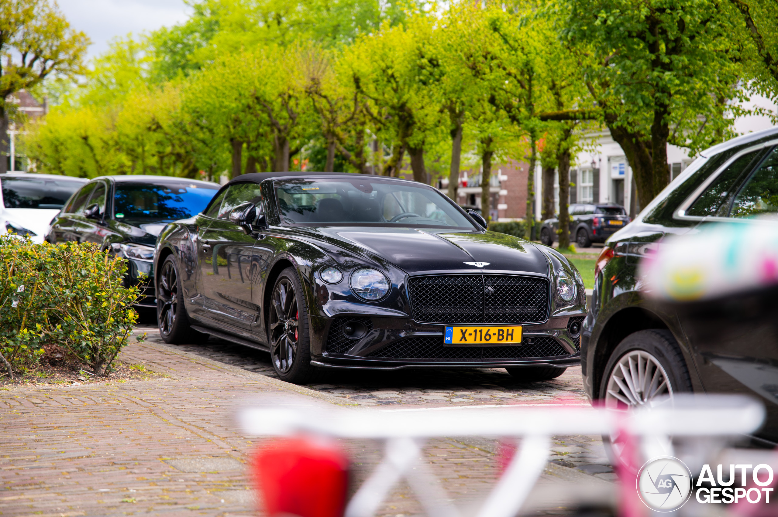 Bentley Continental GTC V8 S 2023