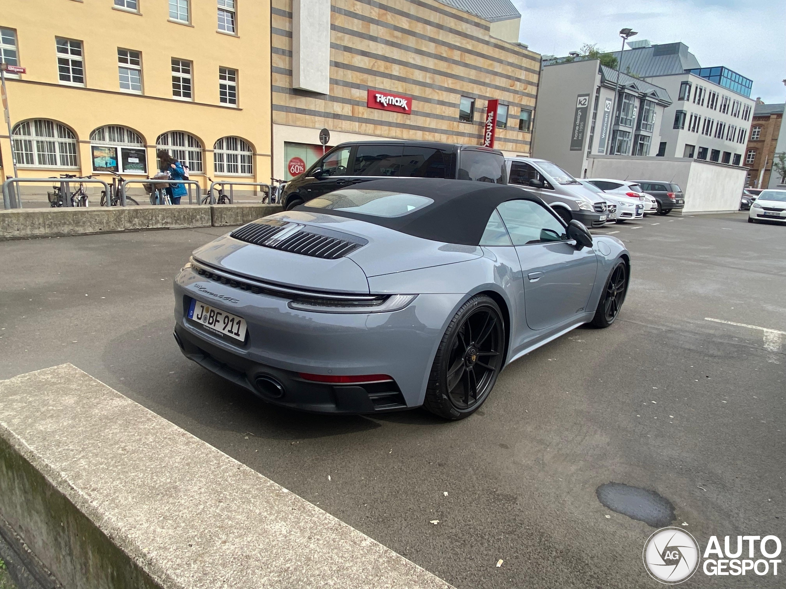 Porsche 992 Carrera 4 GTS Cabriolet