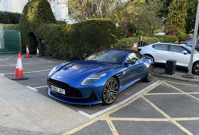 Aston Martin DB12 Volante