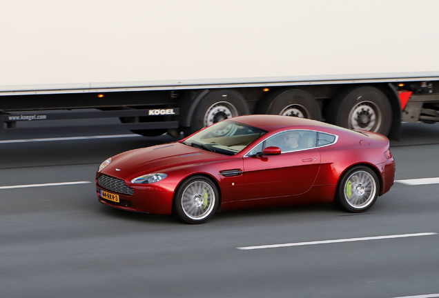 Aston Martin V8 Vantage