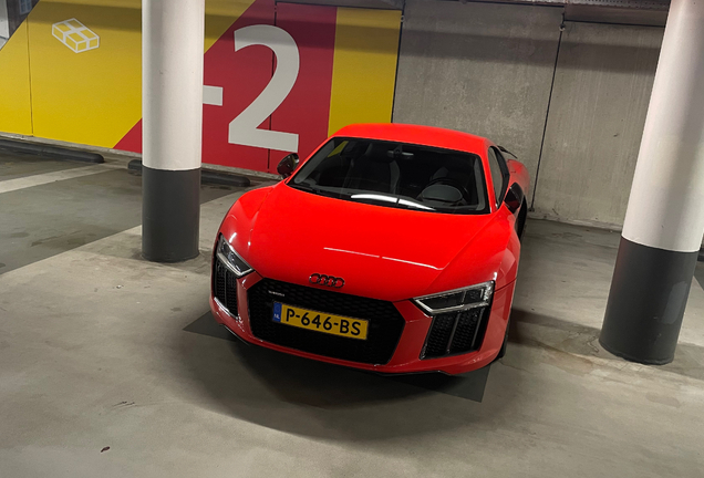 Audi R8 V10 Plus 2015