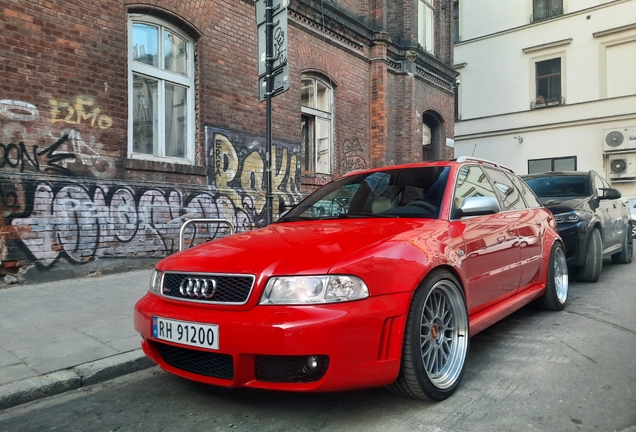 Audi RS4 Avant B5