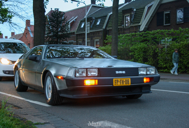 DeLorean DMC-12