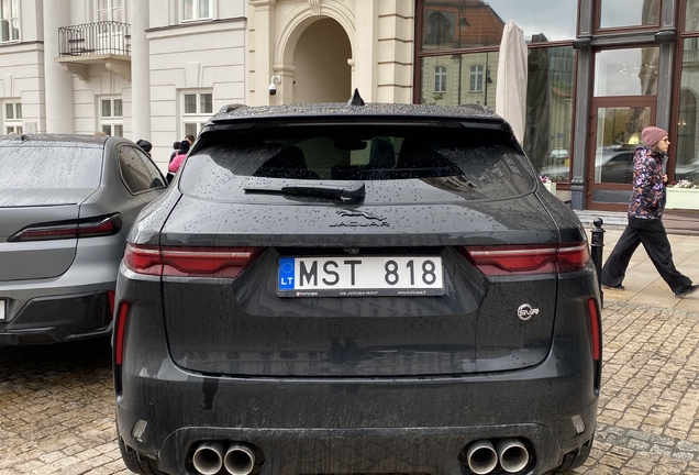 Jaguar F-PACE SVR