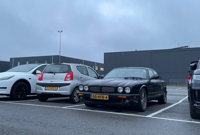 Jaguar XJR