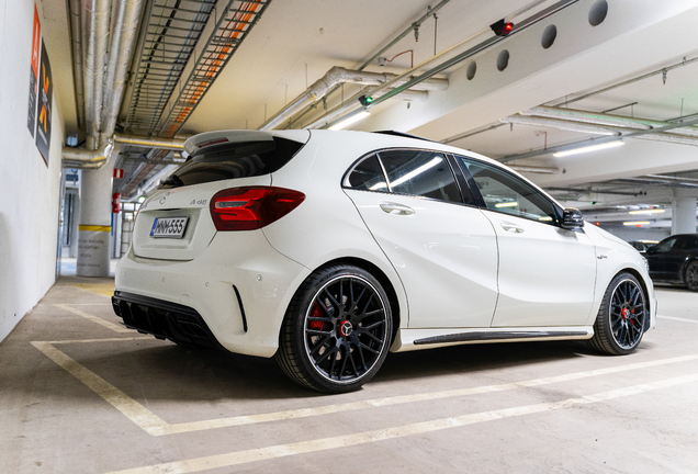 Mercedes-AMG A 45 W176 2015