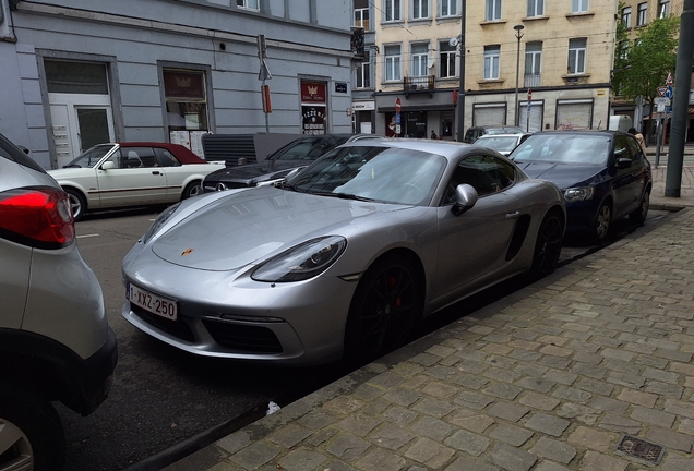 Porsche 718 Cayman S