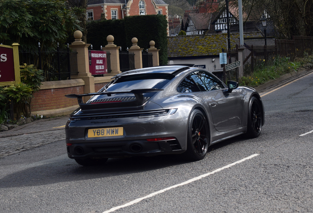 Porsche 992 Carrera 4 GTS