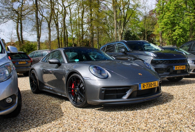 Porsche 992 Carrera 4 GTS