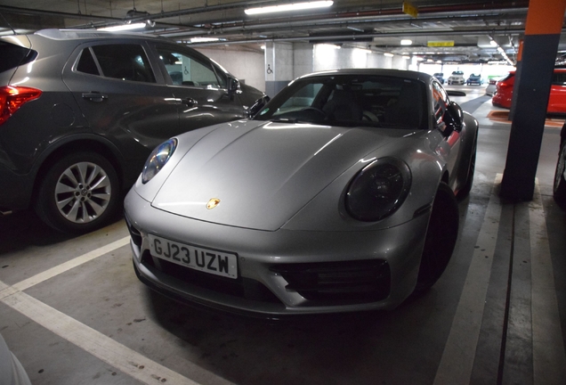 Porsche 992 Carrera GTS