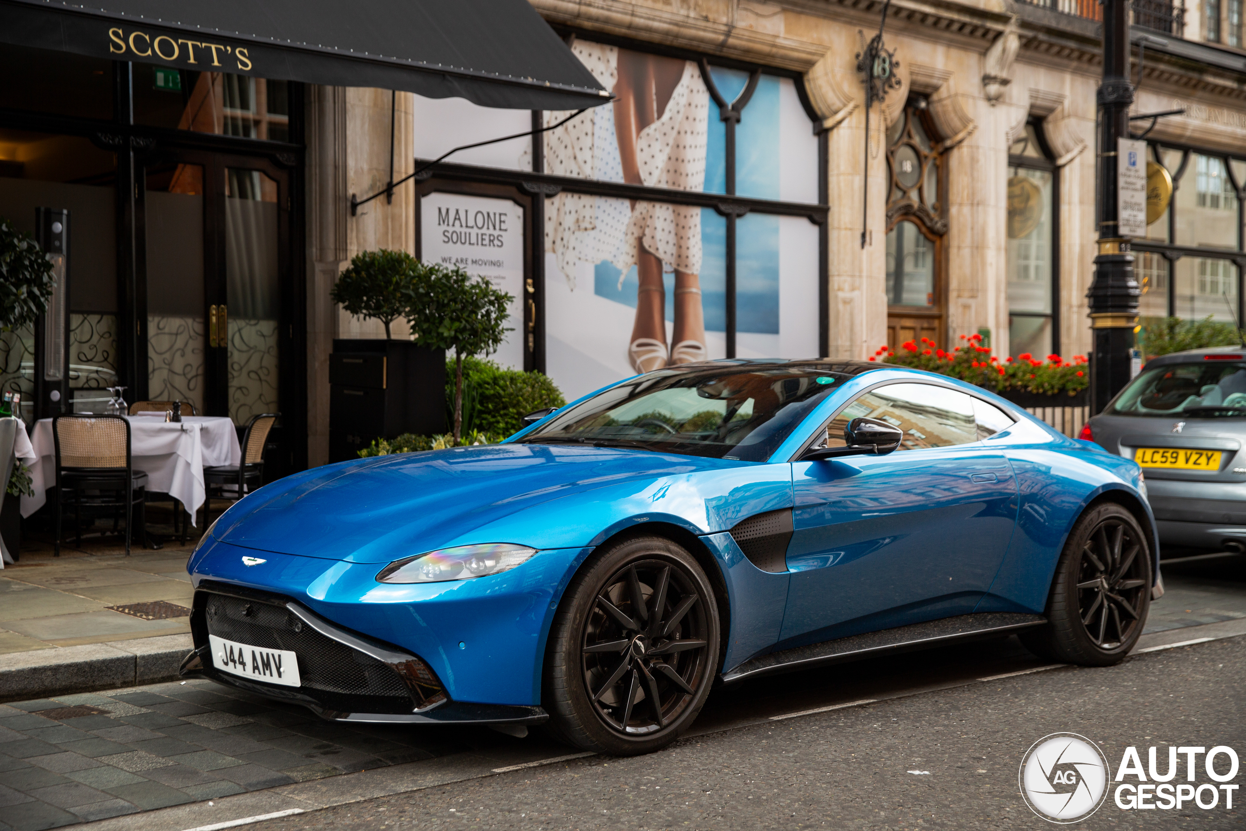 Aston Martin V8 Vantage 2018