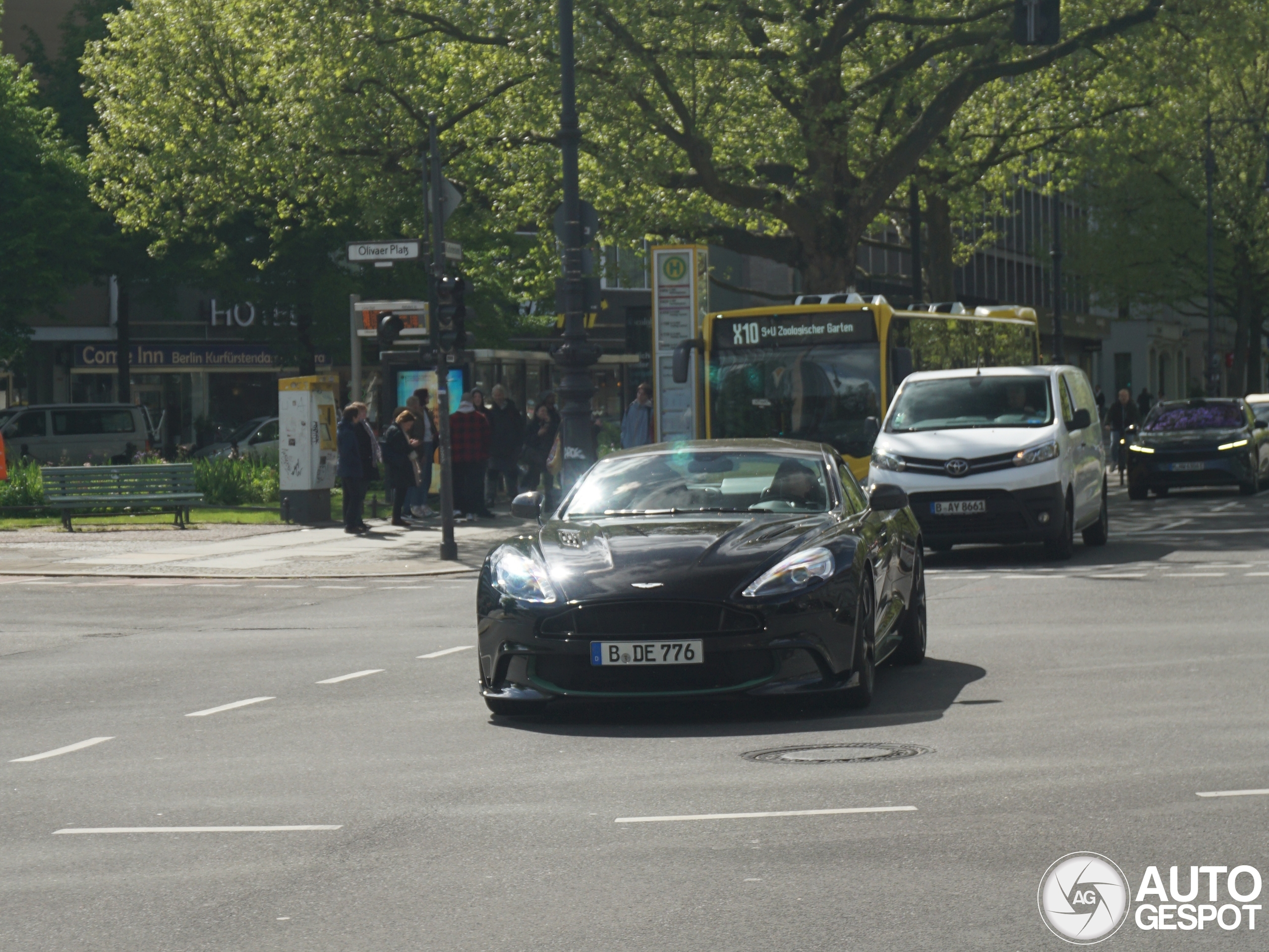 Aston Martin Vanquish S 2017