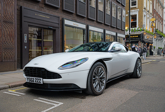 Aston Martin DB11 V8