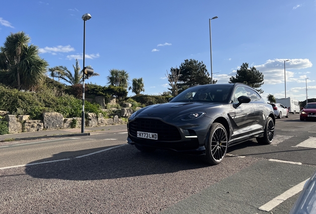 Aston Martin DBX707