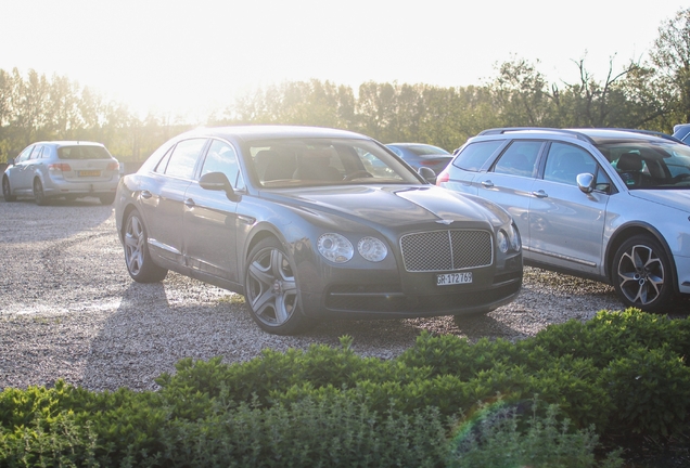 Bentley Flying Spur V8