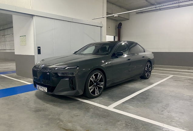 BMW M760e xDrive