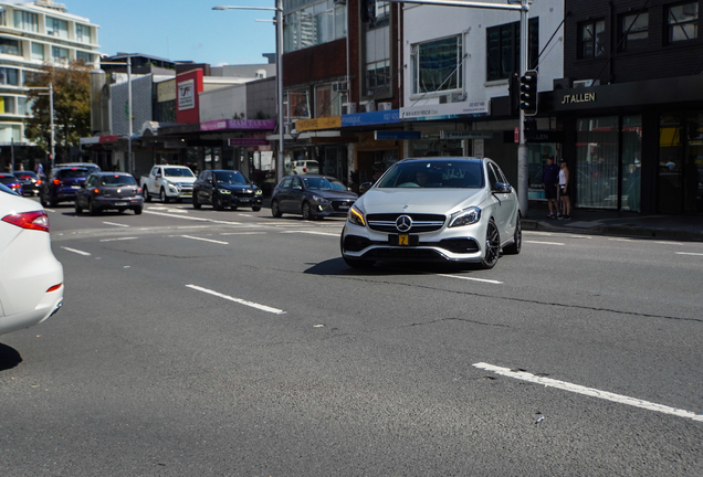 Mercedes-AMG A 45 W176 2015