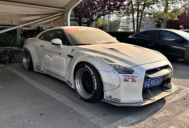 Nissan GT-R 2012