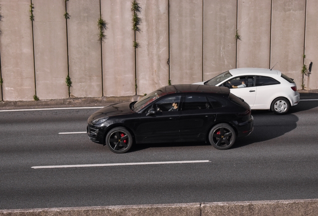 Porsche 95B Macan Turbo