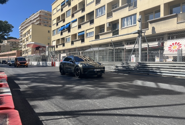 Porsche Macan EV Turbo