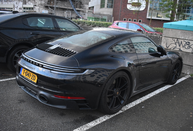 Porsche 992 Carrera 4 GTS