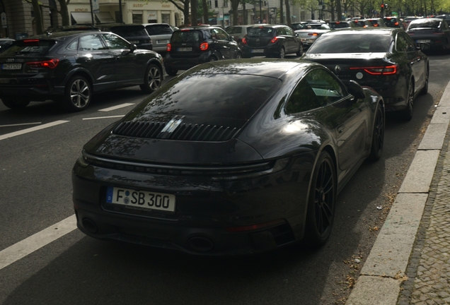 Porsche 992 Carrera 4 GTS