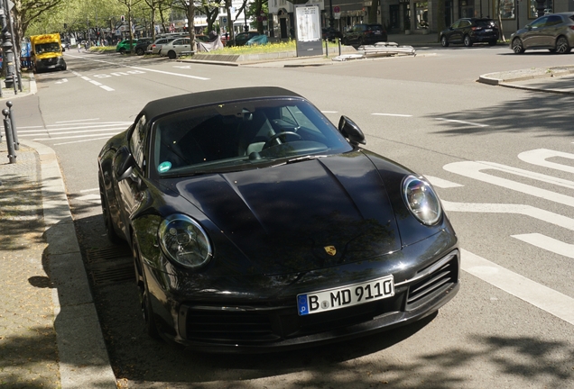 Porsche 992 Carrera 4S Cabriolet